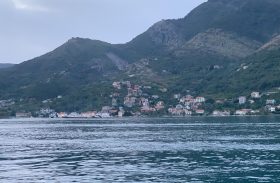 Vaade praamilt, Kotori laht - Montenegro