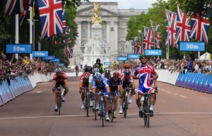 Mark Cavendish rattavõistlusel Londoni kesklinnas