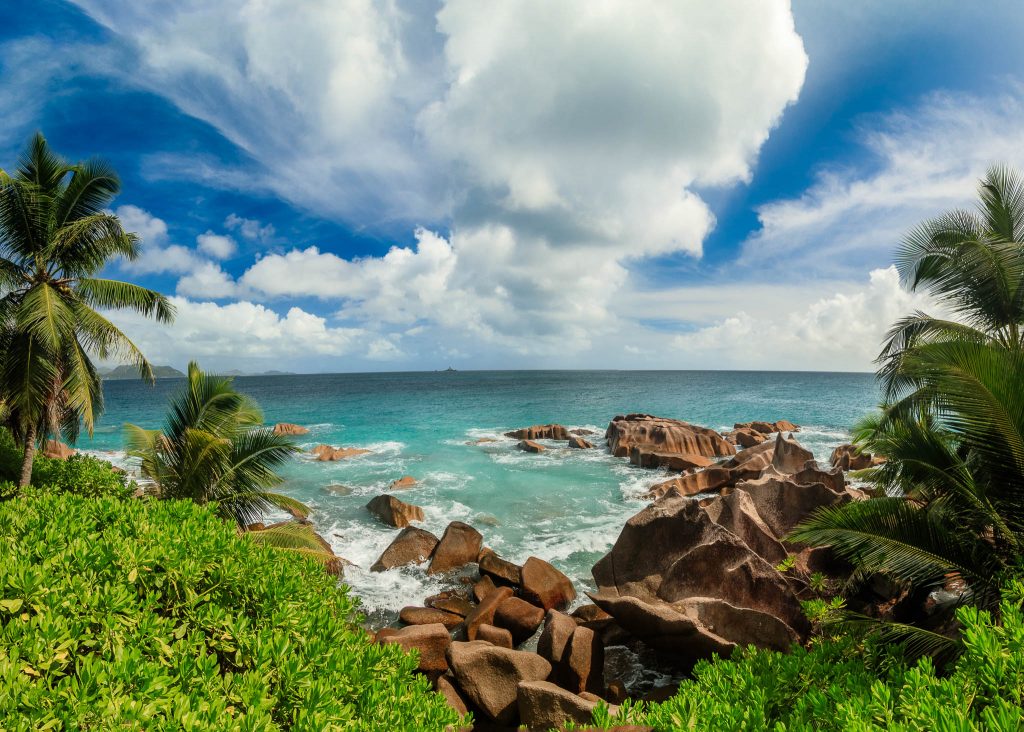 La Digue panoraam graniitrahnudega