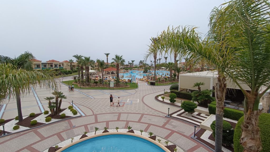 Lindos Princess beach resort and spa - vaade basseinialale