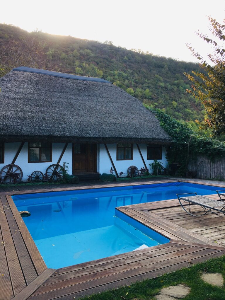 Casa din Lunca külalistemaja bassein