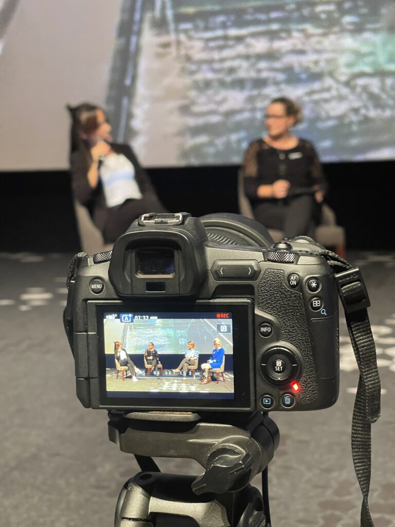 Estraveli kruiisiõhtu kinos