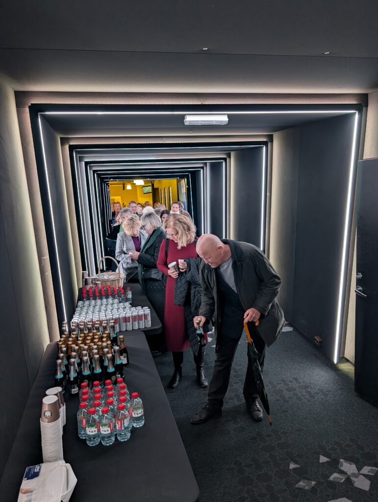 Estraveli kruiisiõhtu kinos