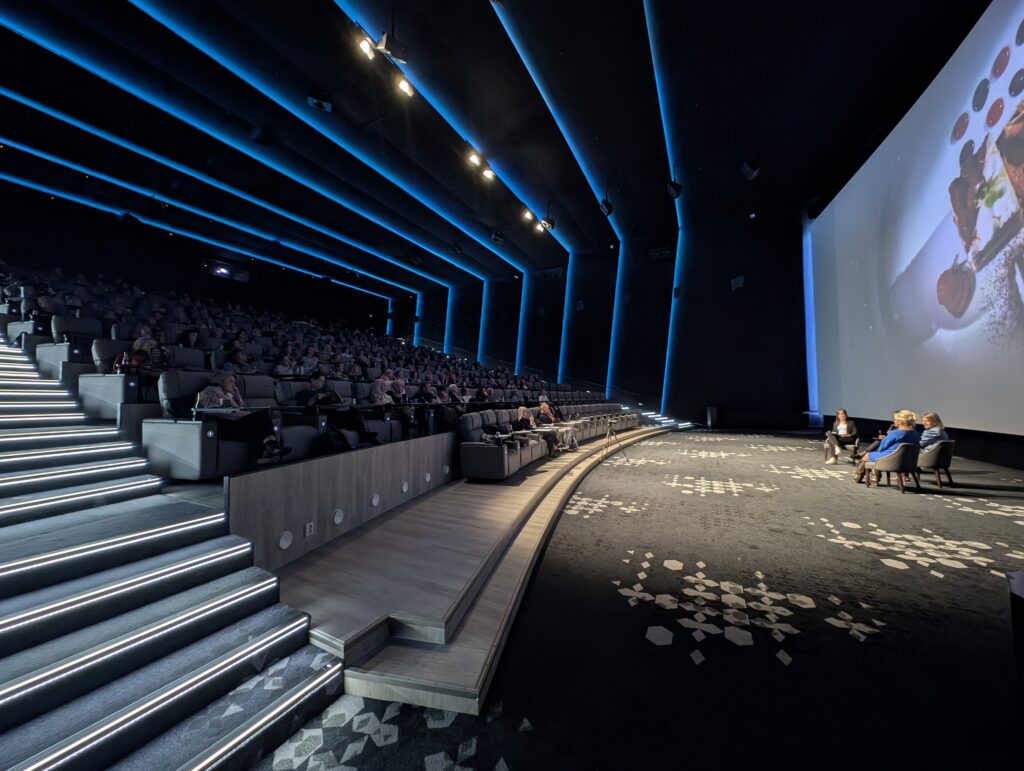 Estraveli kruiisiõhtu kinos