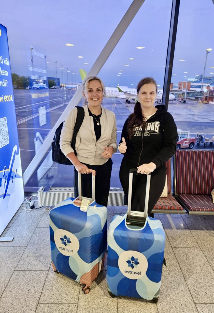 Monica ja Diana lennule minemas