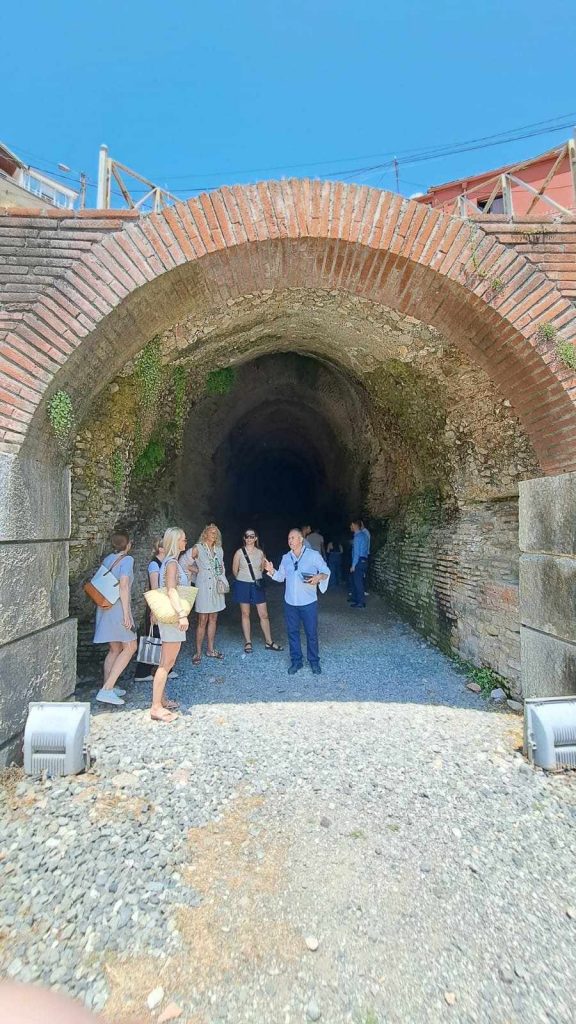 Duress amfiteatri käikudes