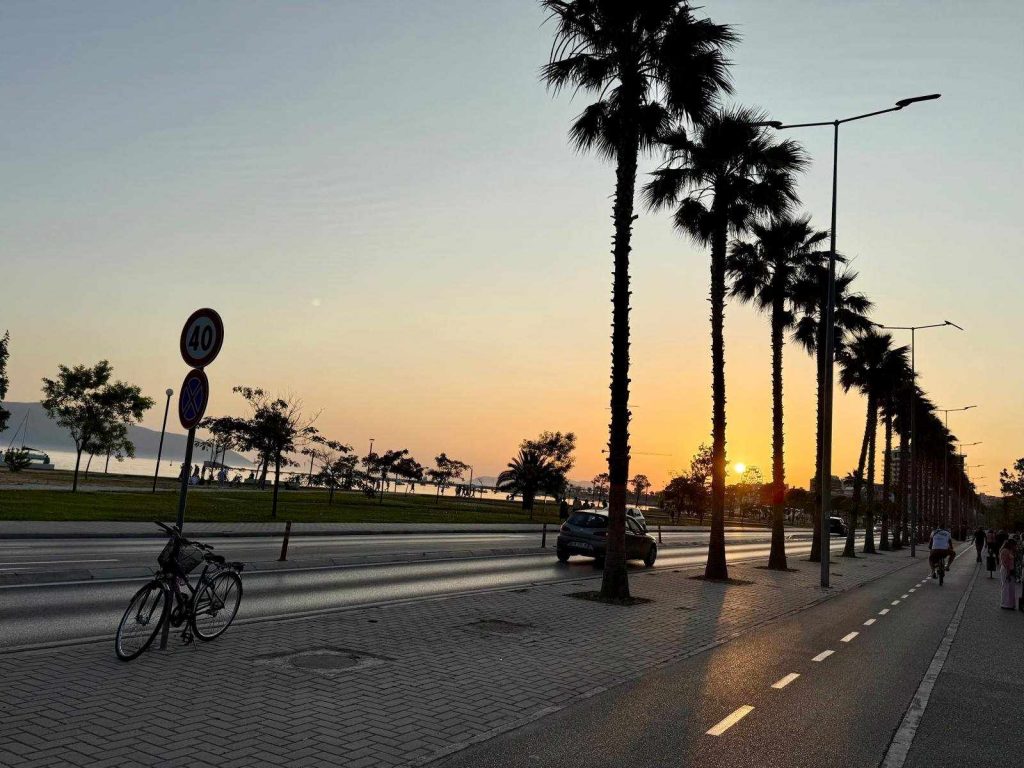 Vlore päikeseloojang