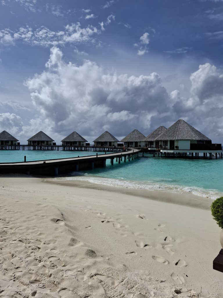 Adaaran Meedhupparu water villas