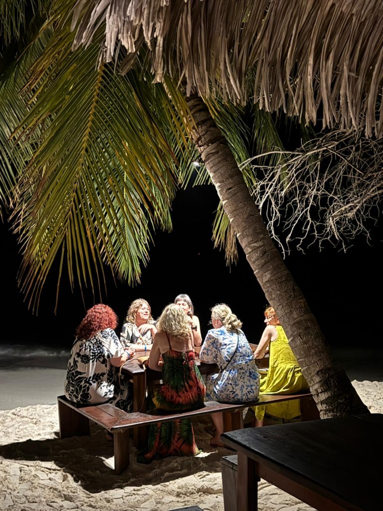 Meie tore grupp Adaaran Meedhupparo Albino baaris