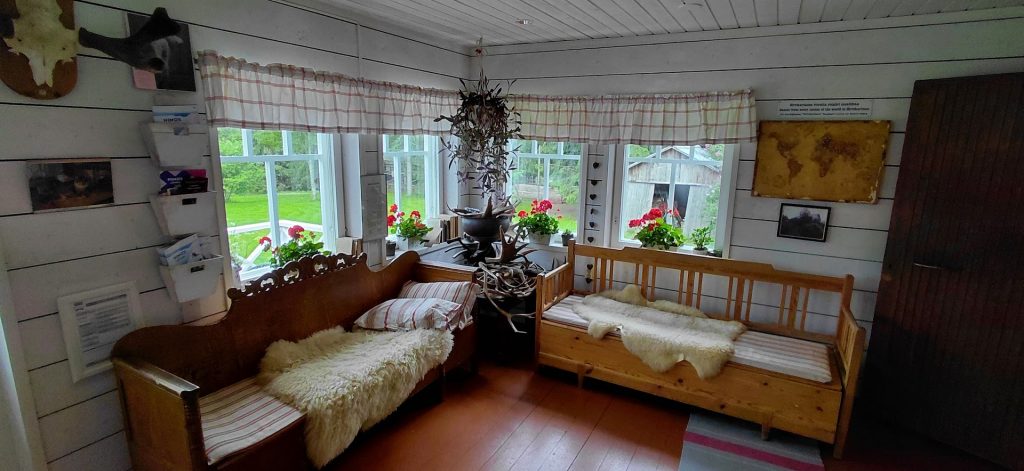 Moose Manor