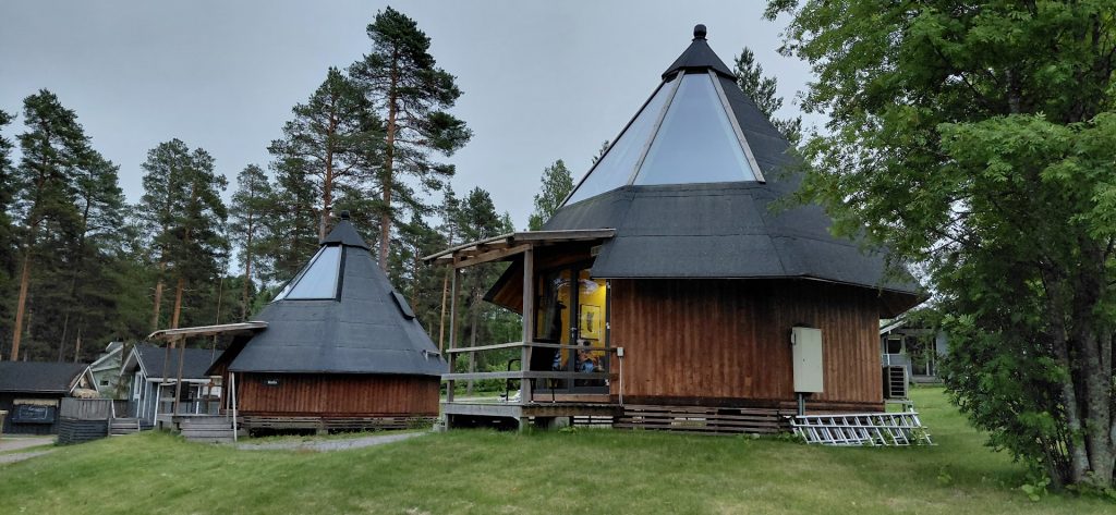 Klaaskatusega Tigloo'd