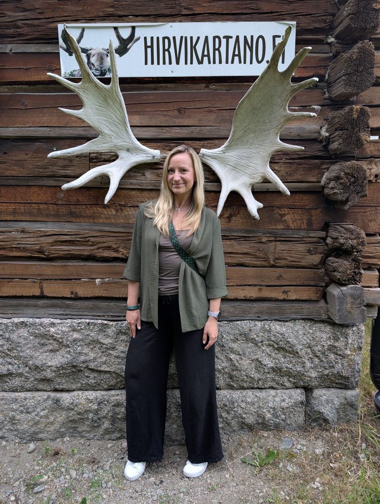 Karin ja Hirvikartano ehk Moose Manor