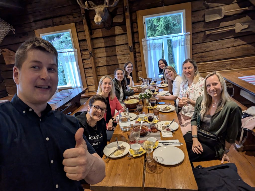 Reisiseltskond ja Moose Manor peremees Paavo