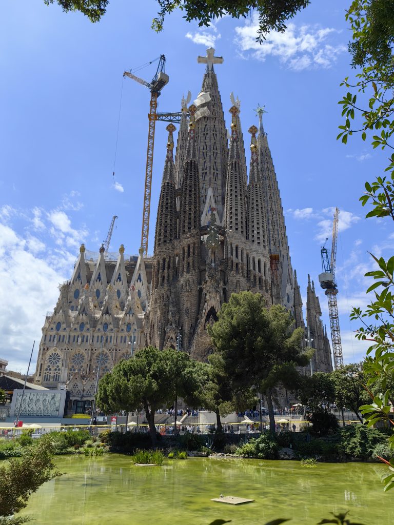 Sagrada Familia kirik